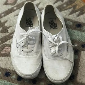 White Classic Vans Men’s 8.5